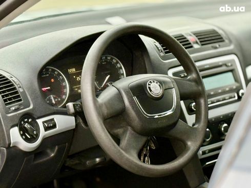 Skoda Octavia 2011 серый - фото 10
