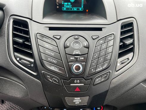 Ford Fiesta 2015 серый - фото 28