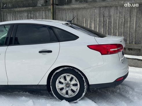 Ford Focus 2016 белый - фото 9