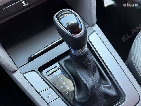 Hyundai Elantra 2016 - фото 28
