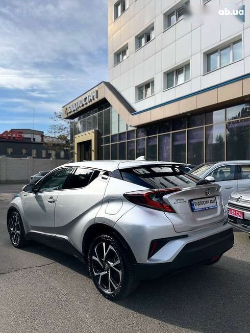 Toyota C-HR 2019 - фото 14