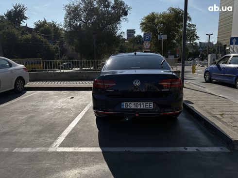 Volkswagen Passat 2017 синий - фото 4