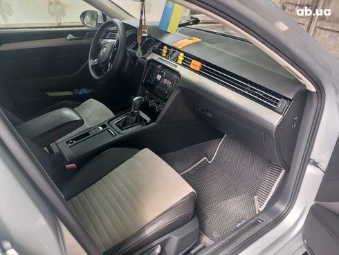 Volkswagen Passat 2017 серый - фото 20