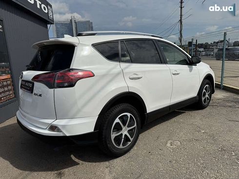 Toyota RAV4 2017 - фото 6