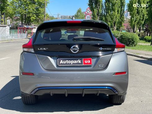 Nissan Leaf 2020 серый - фото 8