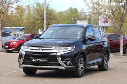Mitsubishi Outlander 2017 - фото 3
