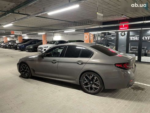 BMW 5 серия 2020 - фото 20