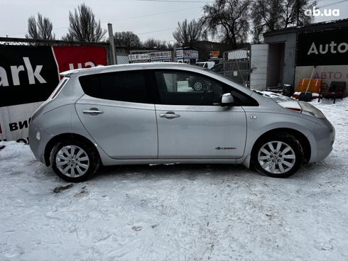 Nissan Leaf 2015 серый - фото 8
