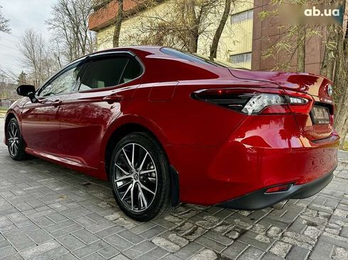 Toyota Camry 2022 - фото 22