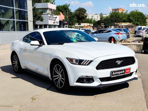 Ford Mustang 2016 белый - фото 11