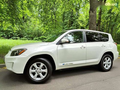 Toyota RAV4 2013 - фото 8