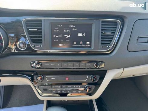Kia Carnival 2019 - фото 10