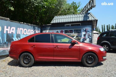 Skoda Rapid 2016 красный - фото 7