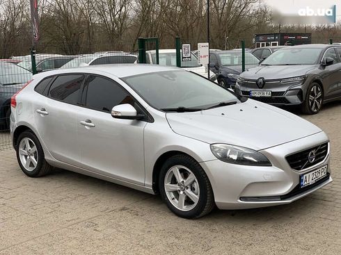 Volvo V40 2014 - фото 7