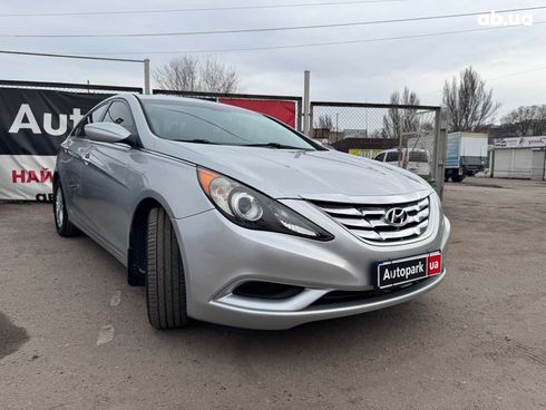 Hyundai Sonata 2011 серый - фото 7