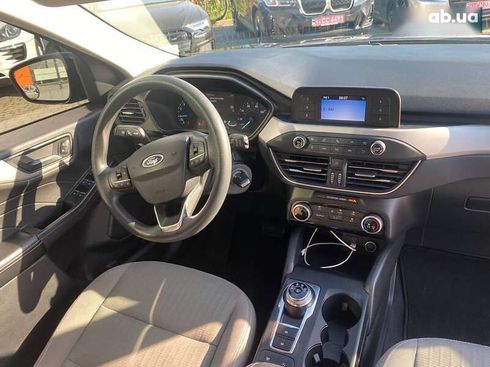 Ford Escape 2021 - фото 11