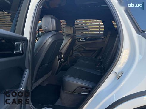 Porsche Cayenne 2018 - фото 25