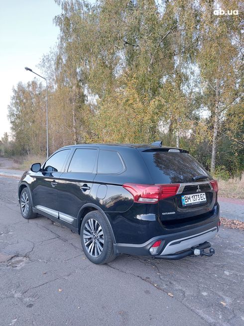 Mitsubishi Outlander 2020 черный - фото 4