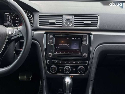 Volkswagen Passat 2017 - фото 12