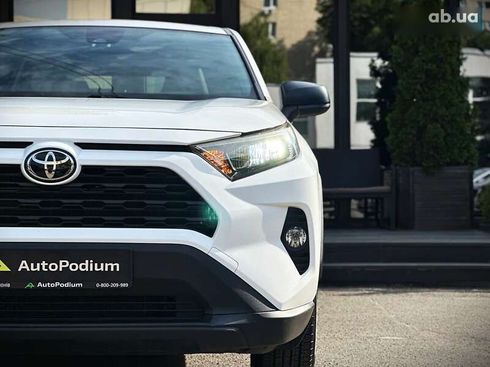 Toyota RAV4 2022 - фото 5