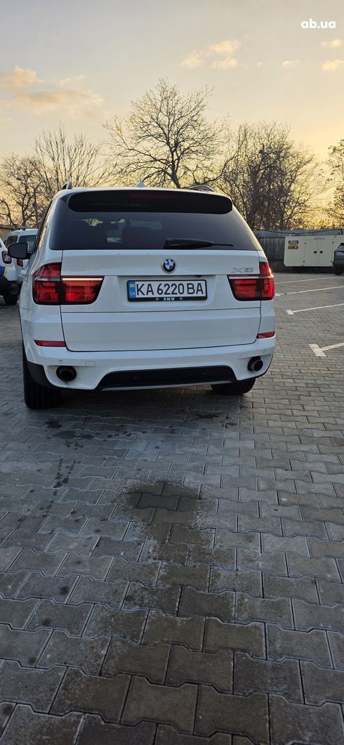 BMW X5 M 2011 белый - фото 7