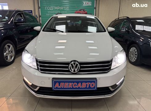 Volkswagen Passat 2014 белый - фото 8