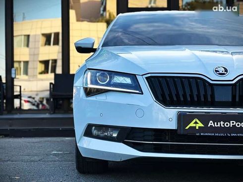 Skoda Superb 2019 - фото 4