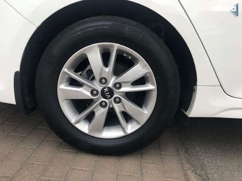 Kia K5 2017 - фото 8