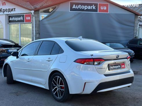 Toyota Corolla 2021 белый - фото 8