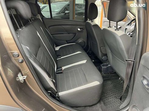 Renault Sandero 2019 - фото 12