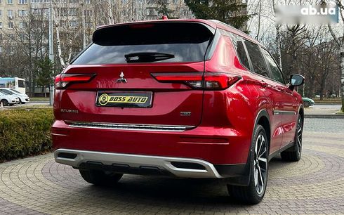 Mitsubishi Outlander 2022 - фото 7