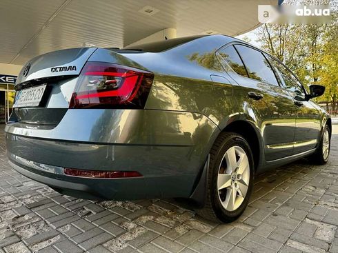 Skoda Octavia 2019 - фото 12