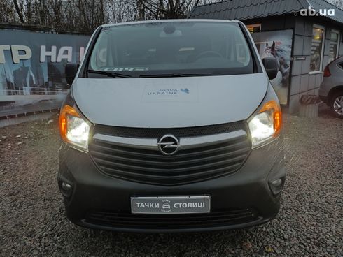 Opel Vivaro 2017 белый - фото 2