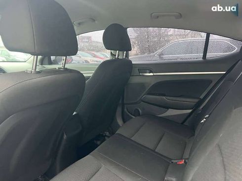 Hyundai Elantra 2019 - фото 17
