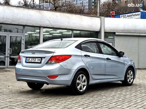 Hyundai Accent 2011 - фото 7