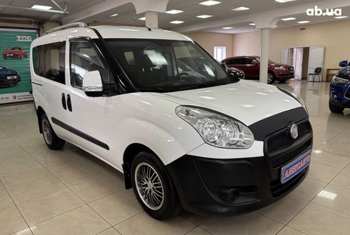 Fiat Doblo 2010 белый - фото 11