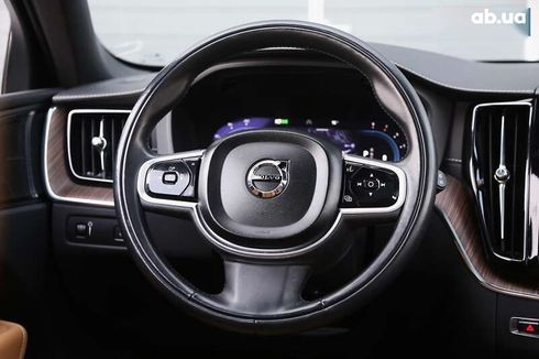 Volvo XC60 2022 - фото 16