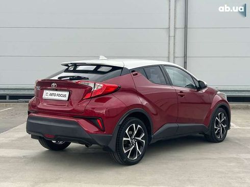 Toyota C-HR 2017 - фото 9