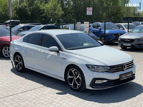 Volkswagen Passat 2021 - фото 11