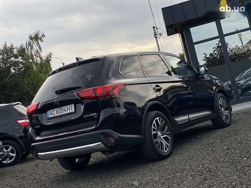 Mitsubishi Outlander 2018 - фото 10