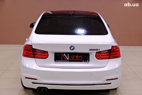 BMW 3 серия 2017 белый - фото 6