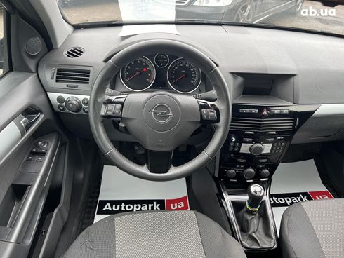 Opel Astra 2010 черный - фото 16