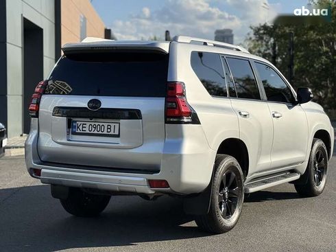 Toyota Land Cruiser Prado 2019 - фото 7