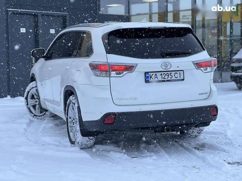 Toyota Highlander 2015 - фото 6