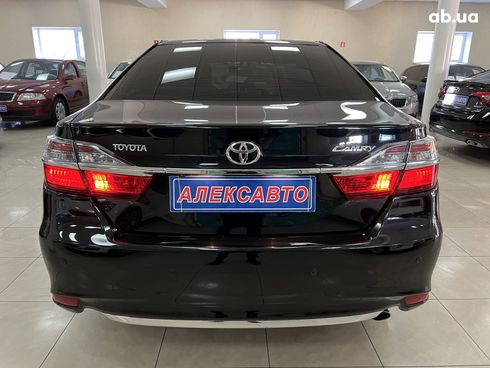 Toyota Camry 2015 черный - фото 4