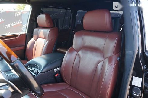 Lexus LX 2017 - фото 22