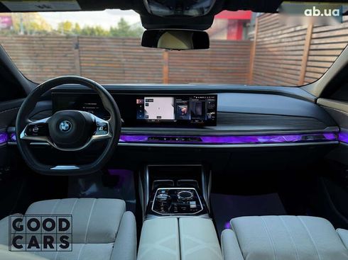 BMW i7 2023 - фото 22