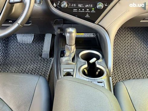 Toyota Camry 2022 - фото 29