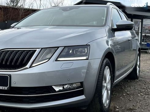 Skoda Octavia 2019 - фото 11