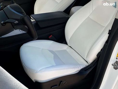 Tesla Model Y 2021 - фото 13